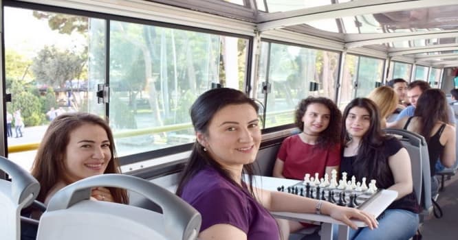 Şahmatlı avtobuslar istifadəyə verildi – BAKIDA