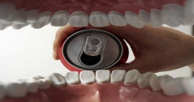 "Coca-Cola" dişləri bu hala salır - VİDEO
