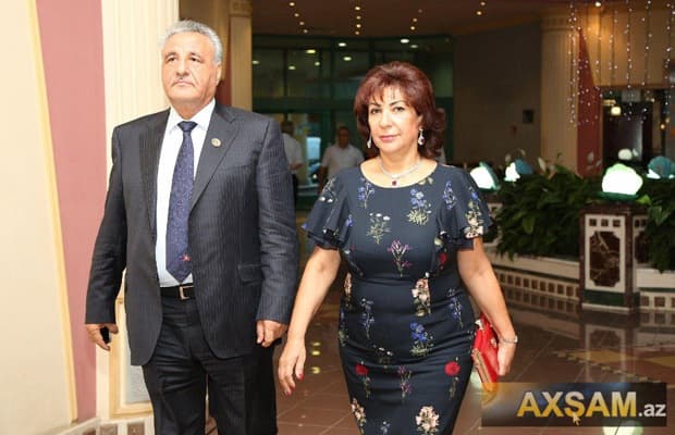 Tağı Əhmədov xanımı ilə toyda - FOTO