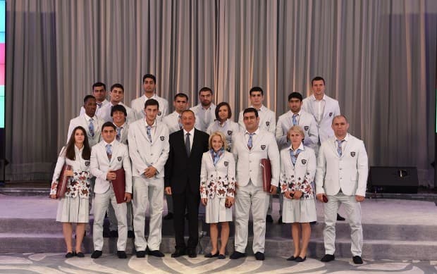 Prezident və ailə üzvləri olimpiyaçılarımızla görüşdü - FOTO