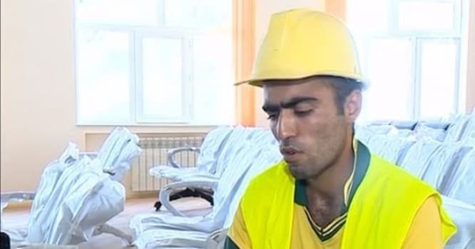 Türkiyəli iş adamı sabirabadlı fəhləyə piano hədiyyə etdi - VİDEO