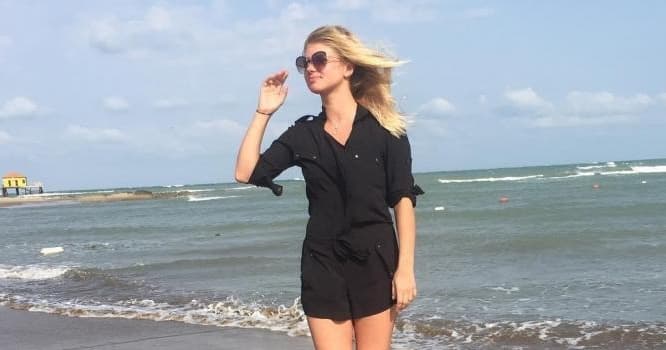 Cazibədar rus müğənni Bakıda belə dincəldi - FOTOLAR