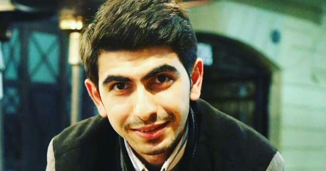 Küçənin ortasında anasını döyənlər!