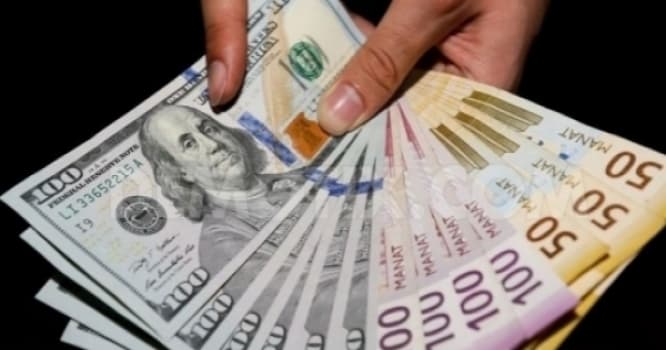 Dollar qıtlığı turistləri də çətin vəziyyətə salıb - VİDEO