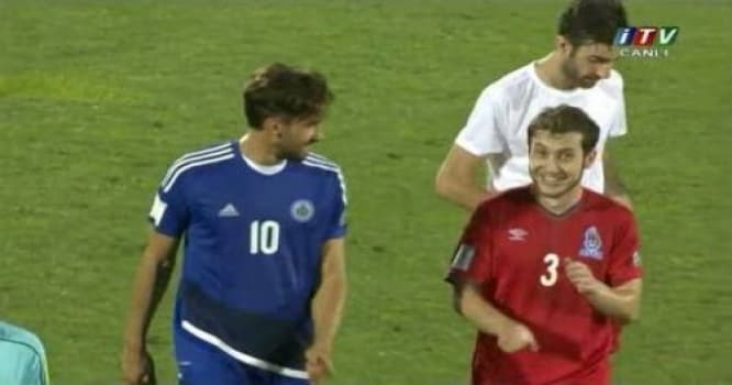 Azərbaycan millisinin futbolçusu etdiyi jestə görə üzr istədi