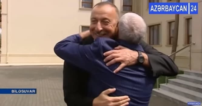 Prezident Biləsuvarda köhnə dostunu tapdı: “Saxlatdım maşını, elə o vaxtdan da tanış olduq” - VİDEO