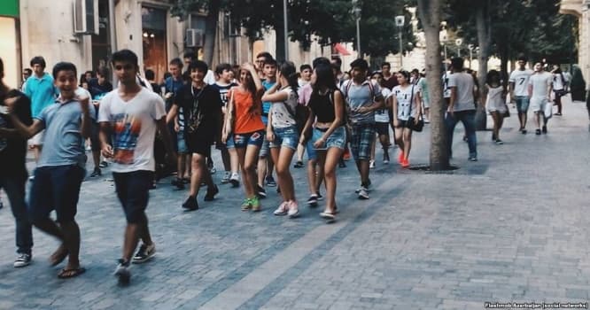 İqtisad Universitetinə niyə şortiklə girmək olmur? - Açıqlama