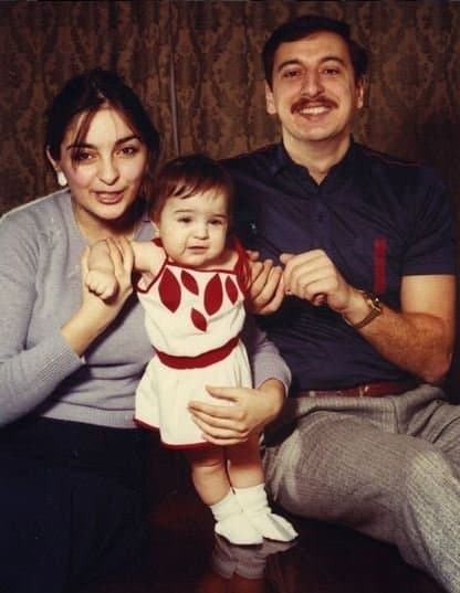 Leyla Əliyeva uşaqlıq fotosunu paylaşdı