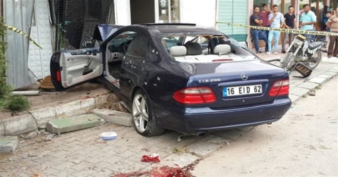 İş adamını nişanlısının yanında güllələdilər - FOTO