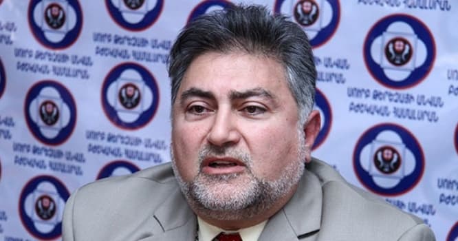 "Sərkisyan əraziləri qaytarmağa məcbur edilir..." - Erməni politoloq
