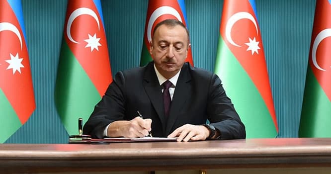 İlham Əliyev rektoru işdən çıxartdı