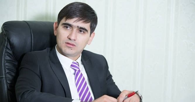 Uşağa söyüş öyrədən "Neftçi" rəsmisinin hərəkətinə psixoloq rəyi - VİDEO 18+