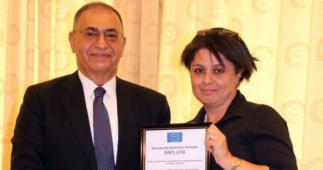 Demokratik İslahatlar Partiyası jurnalistlərə mükafat təqdim etdi - FOTOLAR