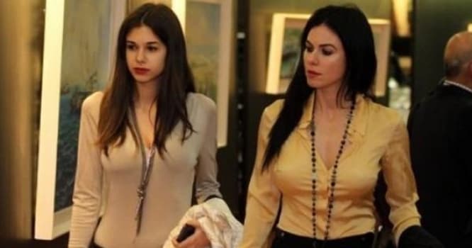 Aktrisa və aparıcı qızı ilə eyni universitetdə oxuyacaq