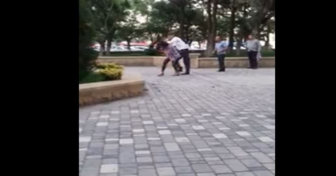 Nərimanov parkında oğlan qıza hücum etdi - VİDEO