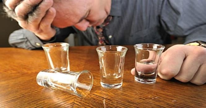 Azərbaycanda neçə min "alkaş" yaşayır? - Statistika