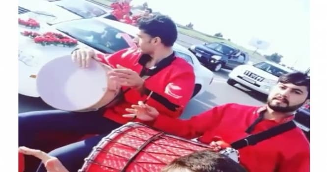 Bakıda qeyri-adi toy korteji - Video
