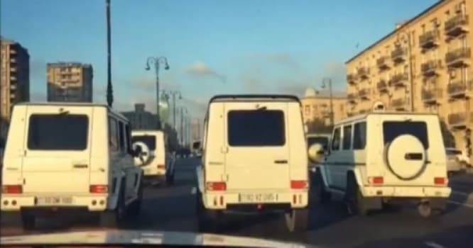 Bakıda bahalı "Gelandewagen"lər toy karvanında - VİDEO