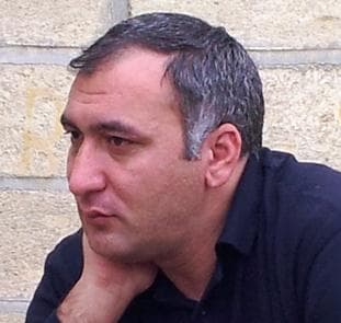 Aşura və küçə yürüşlərinin qadağasına tanınmış yazarlardan münasibət