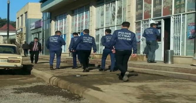 Geyimlərinə “Polisə ictimai dəstək” yazılmış şəxslər kimlərdir?