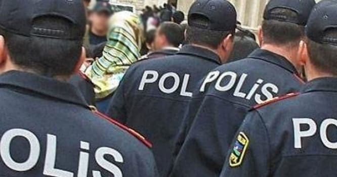 Bakıda polislərə hücum olub