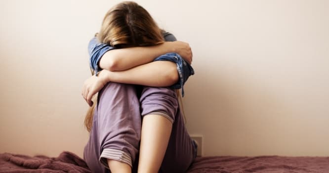 Depressiyada olan insanları intihardan necə çəkindirmək olar? - Psixoloqdan açıqlama