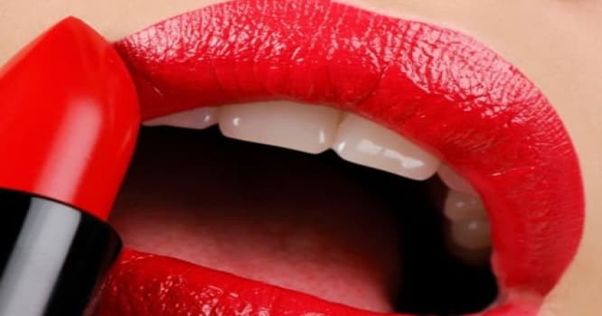 Hər gün dodaq boyası çəkmək zərərlidirmi?