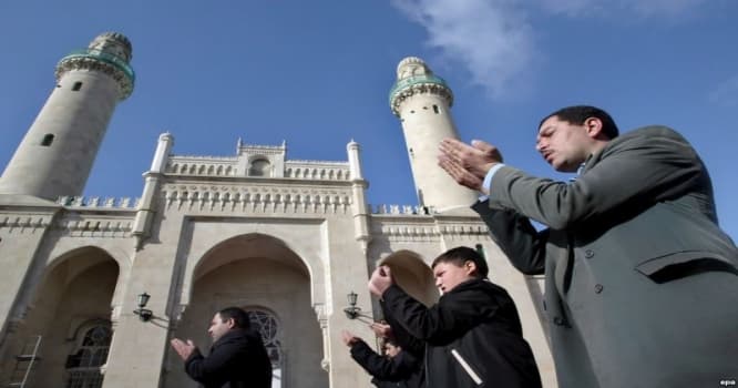 Qadağalar inanclı insanları radikal addımlara sövq edə bilər - Ekspert