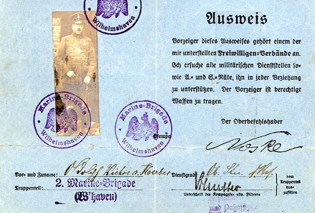 Hitlerlə bağlı yeni məlumatlar üzə çıxdı: O, İsayla... - FOTOFAKT