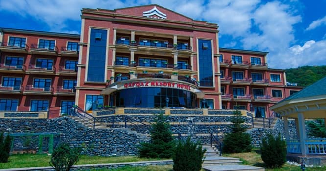 Qəbələnin məşhur hotelini sel basdı - İşçilər təxliyyə olundu