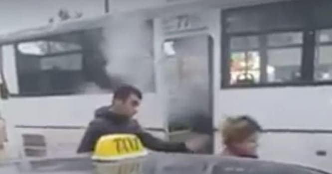 Bakıda avtobus yandı - VİDEO