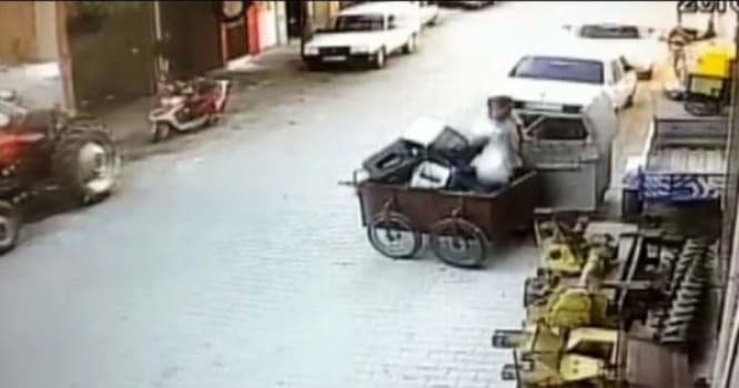 4 yaşlı uşağı zorlayıb öldürdüyünü canlı yayımda etiraf etdi - VİDEO