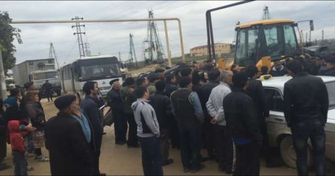 Ramana sakinləri yolu bağladı - VİDEO