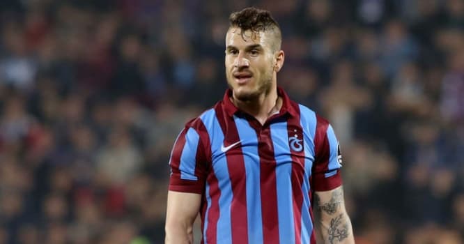 Millimizdə oynayacaq futbolçu türk klubundan yarım milyon istəyir