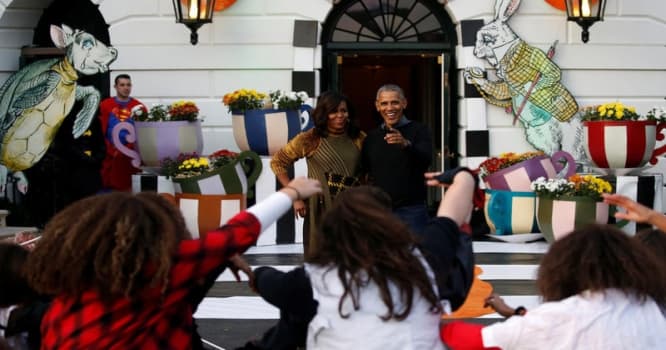 Barak və Mişel Obama Ağ evdə son bayramını belə qeyd etdi - VİDEO