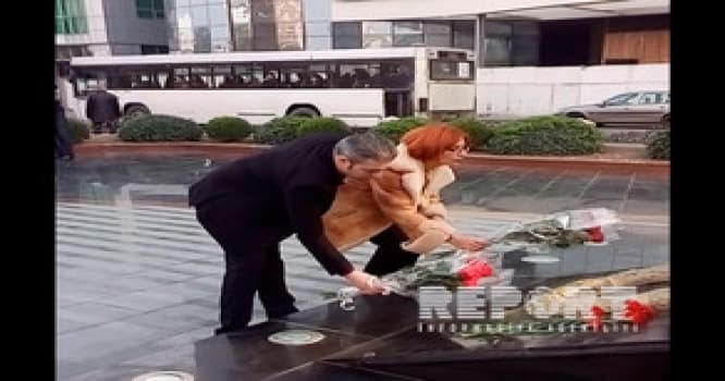 Daha iki erməni ictimai xadim Xocalı abidəsini ziyarət edib - VİDEO