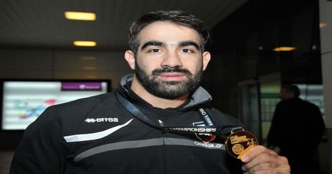 Rafael Ağayevi özündən çıxardılar - FOTO
