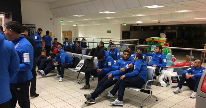 Millimizi Bakıya gətirəcək təyyarədə problem: Komanda Belfastda qaldı