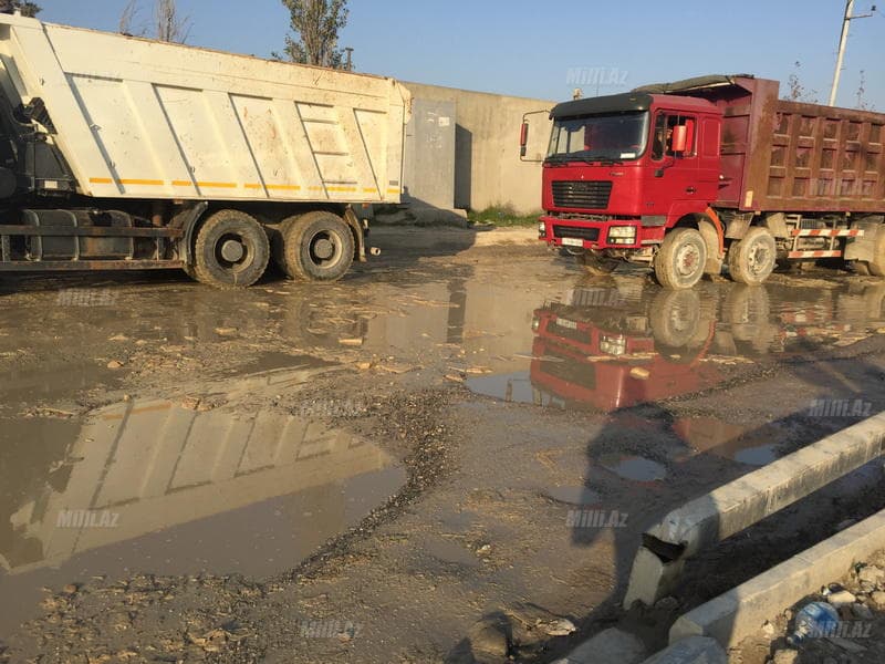 Bakıda günün 14 saatı tıxac olan yoldan FOTOREPORTAJ