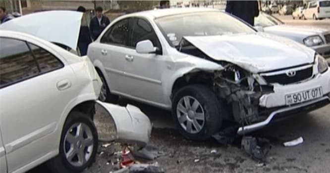 Bakıda 5 maşın toqquşdu, tıxac yarandı
