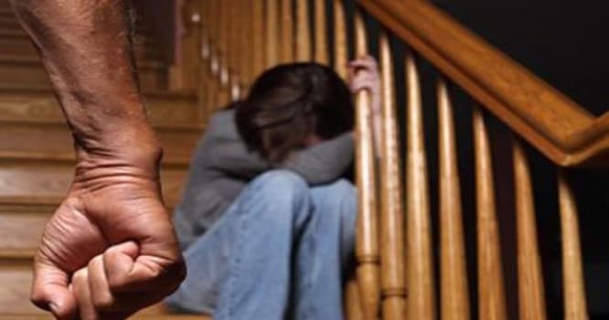 50 yaşlı kişi 14 yaşlı qızı zorladı, özünü bölmədə öldürdü - Azərbaycanda