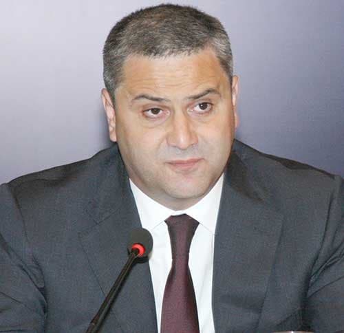 Nazir iki rəis təyin etdi