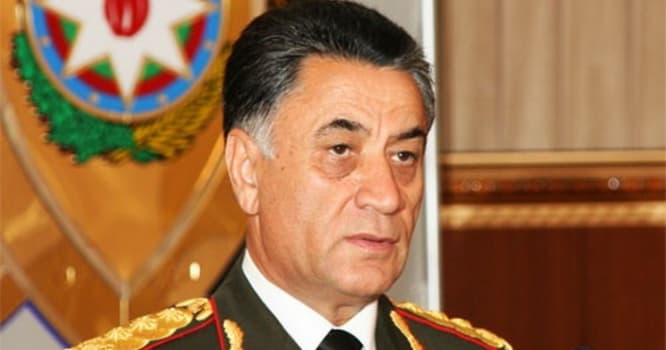Nazir generalı təqaüdə göndərdi