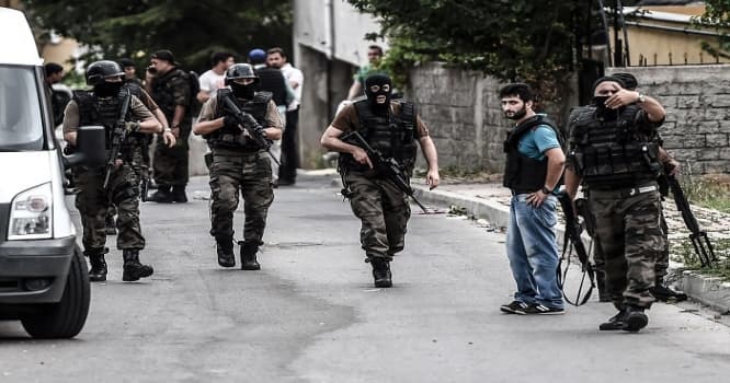Türkiyədə qiyam: 100 nəfər təcridxanadan qaçdı - VİDEO