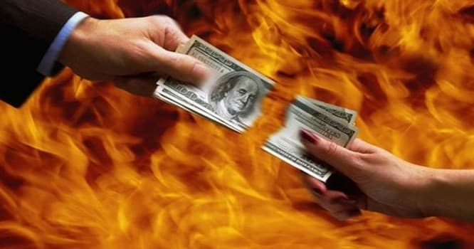 Dollar 1,78 manatı keçdi