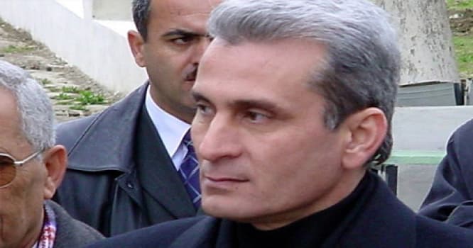 Surət Hüseynov neft biznesinə başlayıb