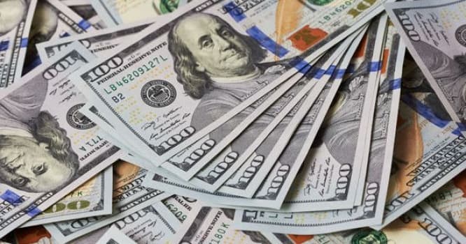 Dollar daha bir rekord vurdu - Azərbaycanda