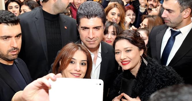 Azərbaycanlı qızlardan Özcan Denizə yalvarış: "Qurban olum..." - VİDEO