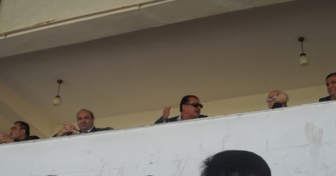 Elmar Vəliyev "Neftçi" rəsmilərini VİP lojadan qovdurub? - İcra hakimiyyəti susmağa üstünlük verdi