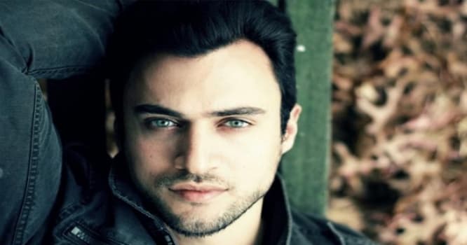Azərbaycanlı model mərasimə sərxoş qatıldı - səhnədə söyüş söydü